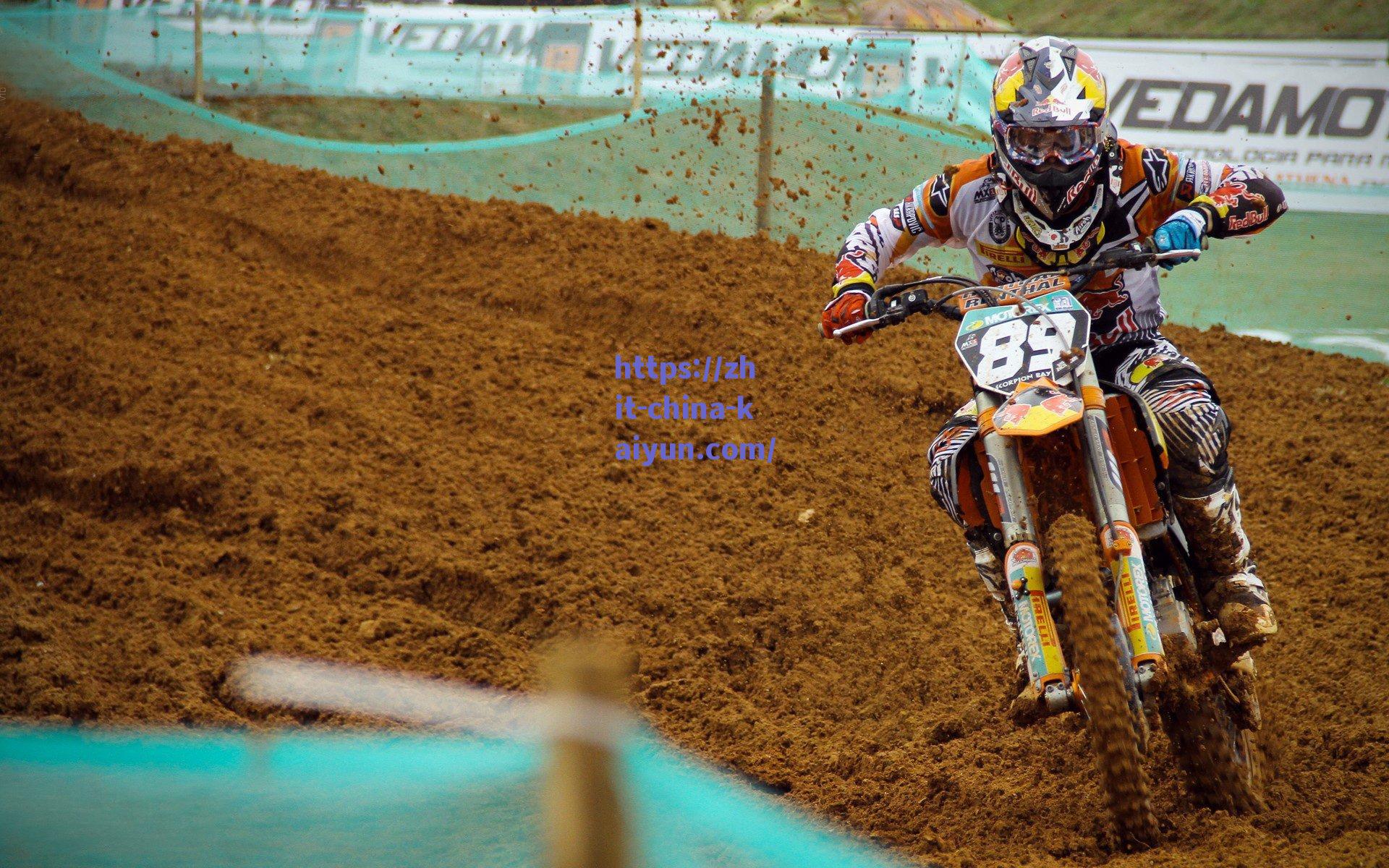 林秉圣赛后笑谈陈盈骏，场上切磋激烈，场下友谊长存